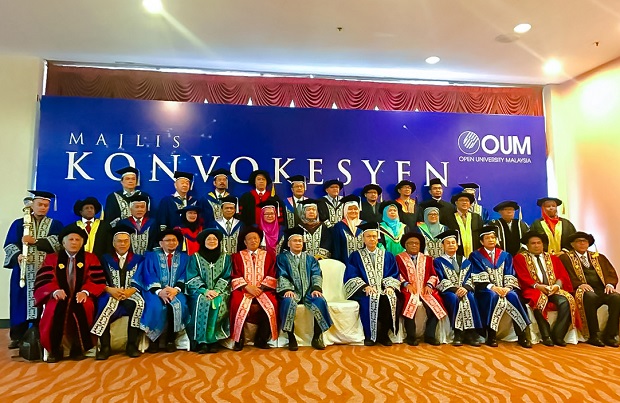 ĐH Mở Malaysia (OUM) trao bằng Tiến sĩ danh dự cho TS. Kiều Tuân – Chủ tịch HĐQT 13WIN13 